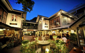  Silom Village Inn  Бангкок